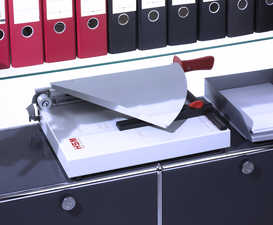 HSM_Schneidemaschine_blau_Schutzschild_1